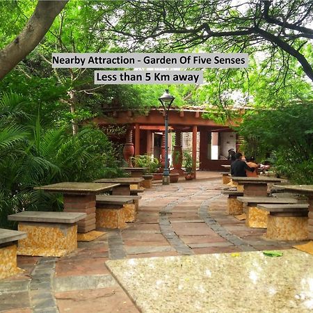 Oyo 62702 Golden Home Stay New Delhi Exterior photo
